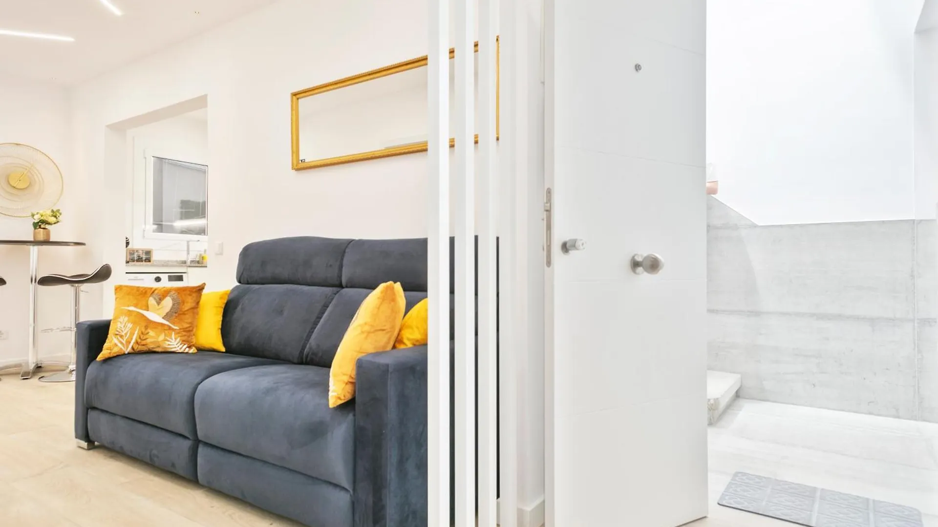 Boutique Plaza Catalonia Suites Cornella Cornella de Llobregat Apartment