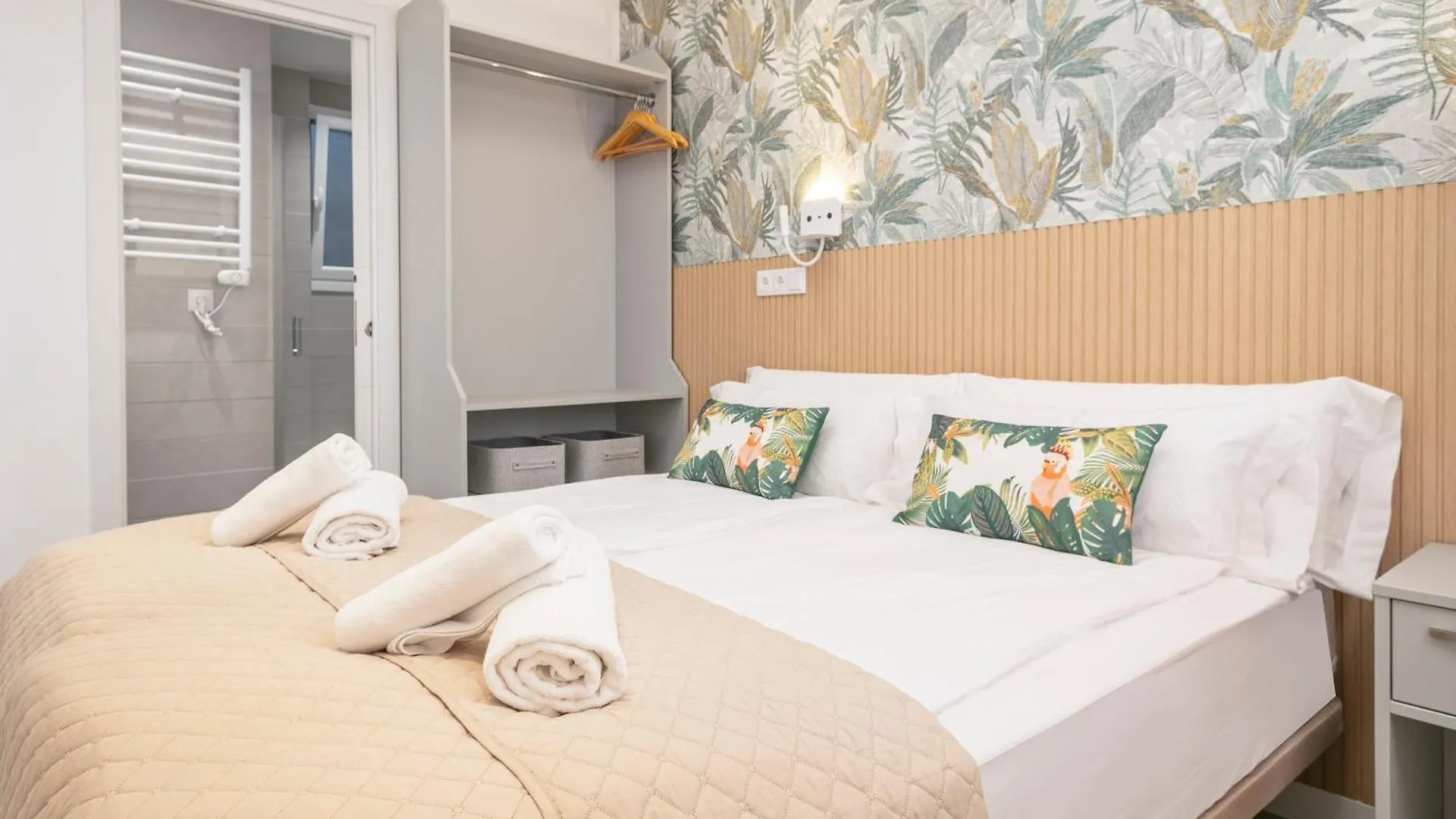 Boutique Plaza Catalonia Suites Cornella Cornella de Llobregat 0*,