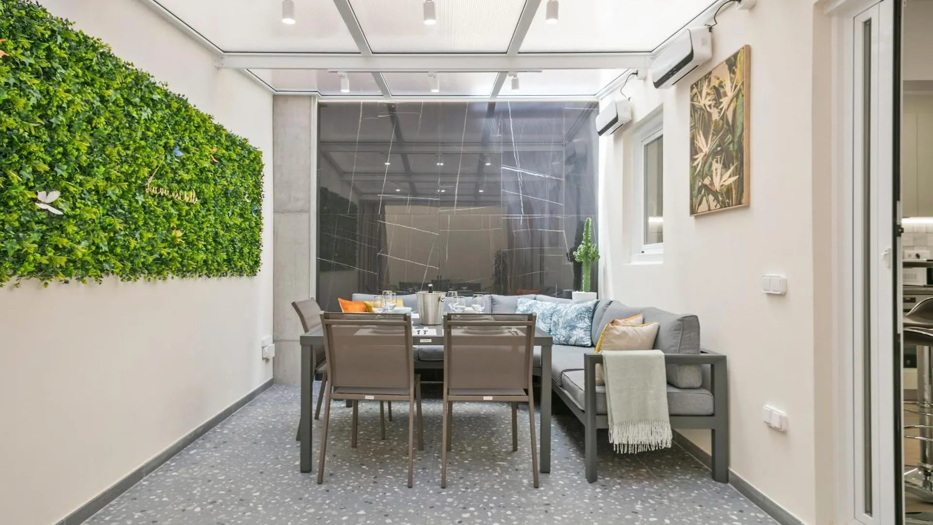 Boutique Plaza Catalonia Suites Cornella Cornella de Llobregat Apartment
